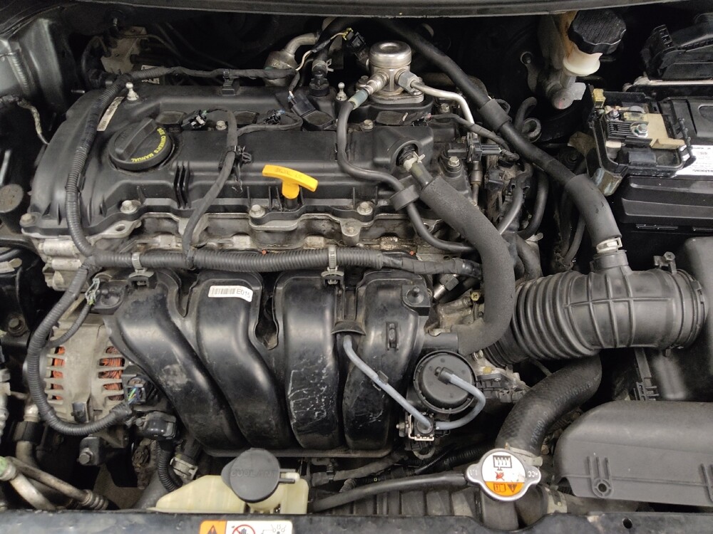 2016 Kia Forte in Live Oak, TX 78233 - 18098711 30