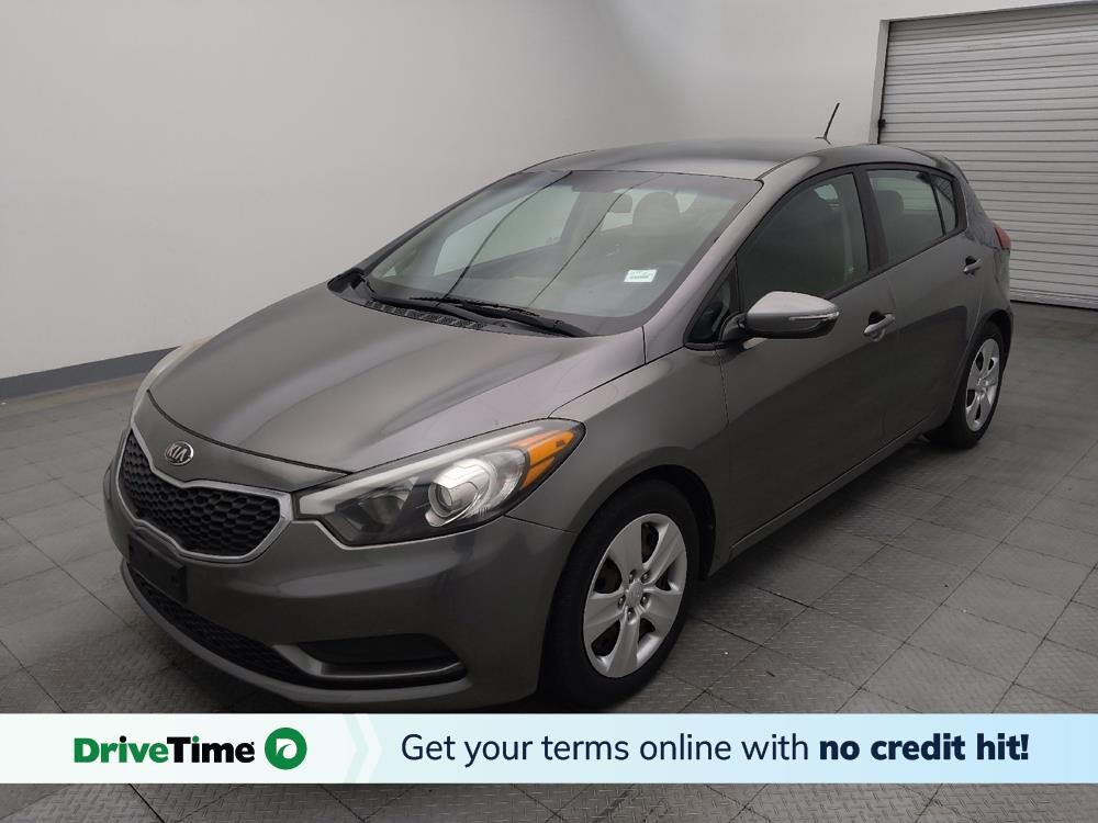 2016 Kia Forte in Live Oak, TX 78233 - 18098711