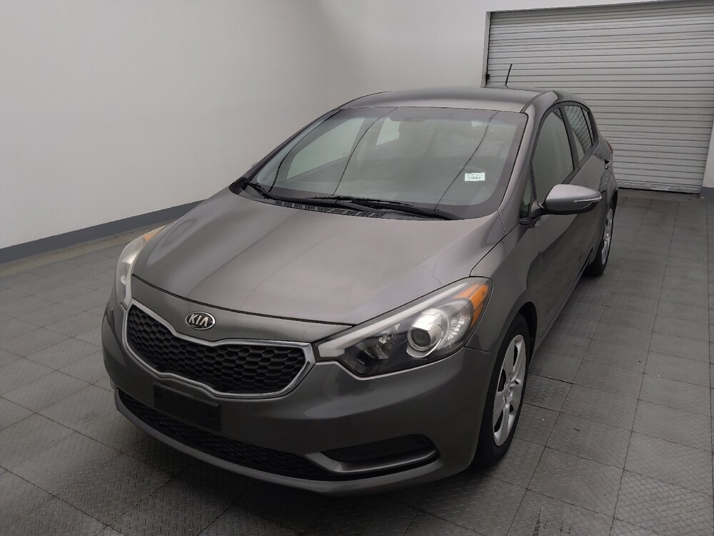 2016 Kia Forte in Live Oak, TX 78233 - 18098711 15