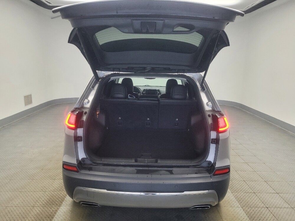 2019 Jeep Cherokee in Indianapolis, IN 46222 - 18098715 29