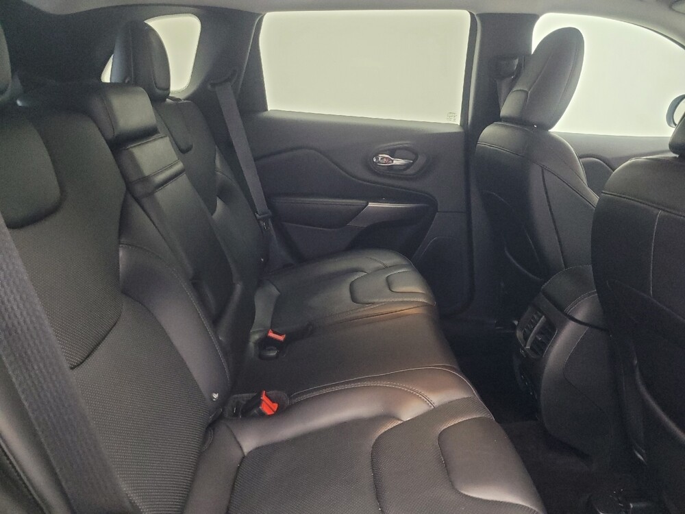 2019 Jeep Cherokee in Indianapolis, IN 46222 - 18098715 19