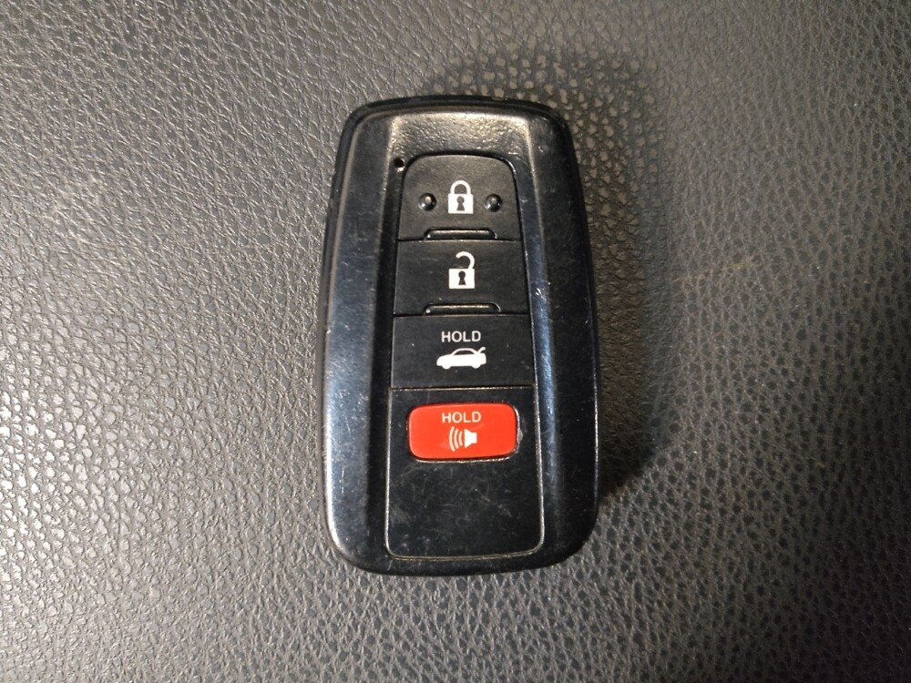 2018 Toyota Camry in Jackson, MS 39211 - 18098723 32