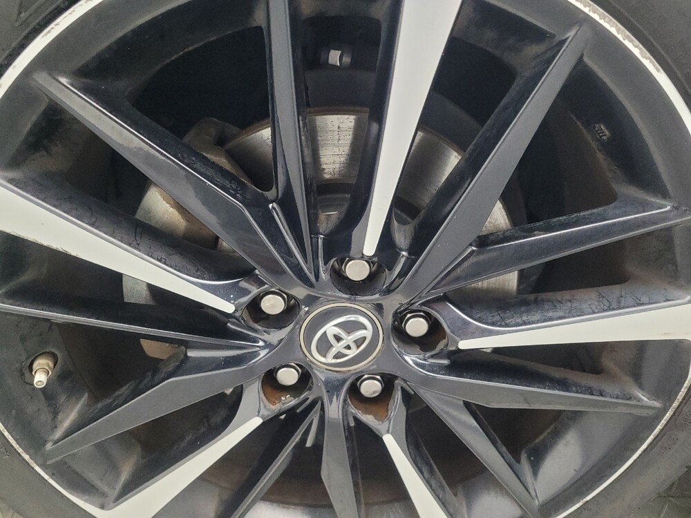 2018 Toyota Camry in Jackson, MS 39211 - 18098723 31