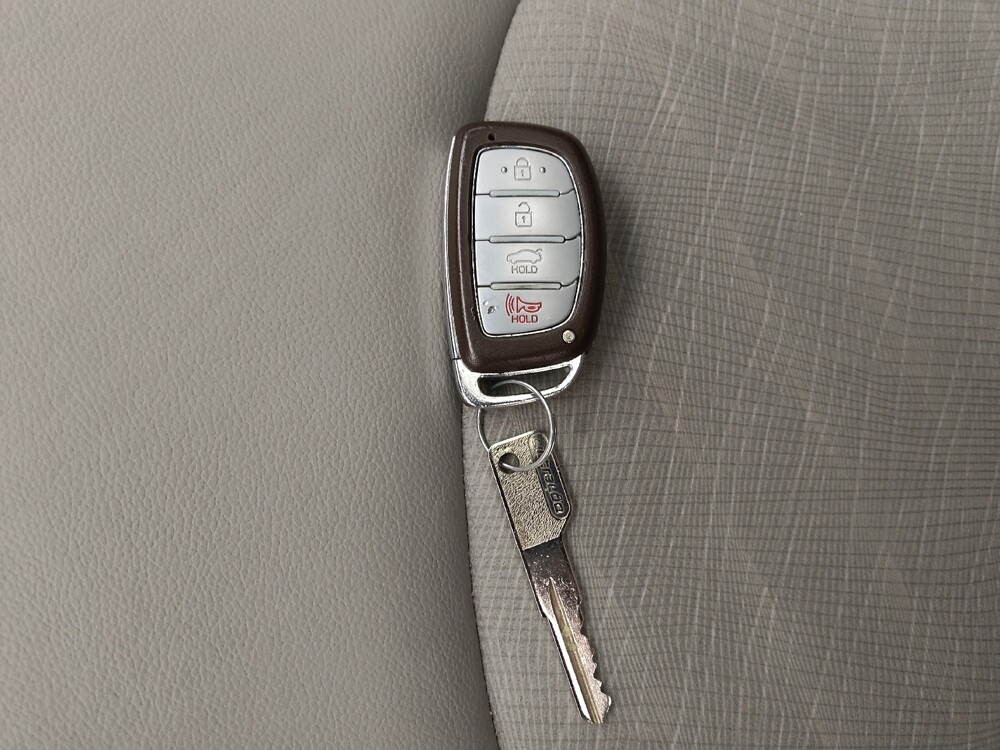 2017 Hyundai Sonata in St. Louis, MO 63136 - 18098756 32