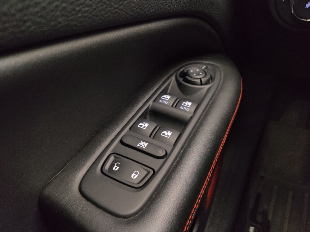 2018 Jeep Compass in St. Louis, MO 63136 - 18098757 27