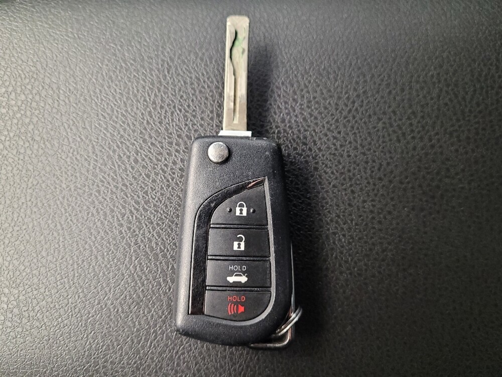 2021 Toyota Camry in Montclair, CA 91763 - 18098761 32