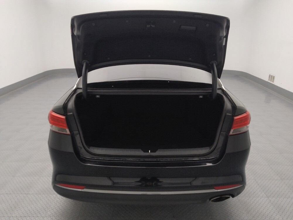 2018 Kia Optima in St. Louis, MO 63136 - 18098765 29