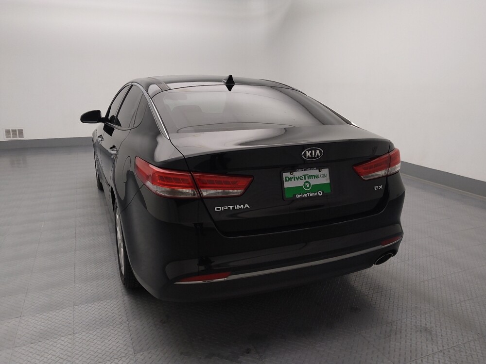 2018 Kia Optima in St. Louis, MO 63136 - 18098765 6