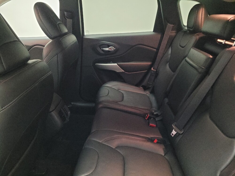 2017 Jeep Cherokee in Bakersfield, CA 93309 - 18098766 18