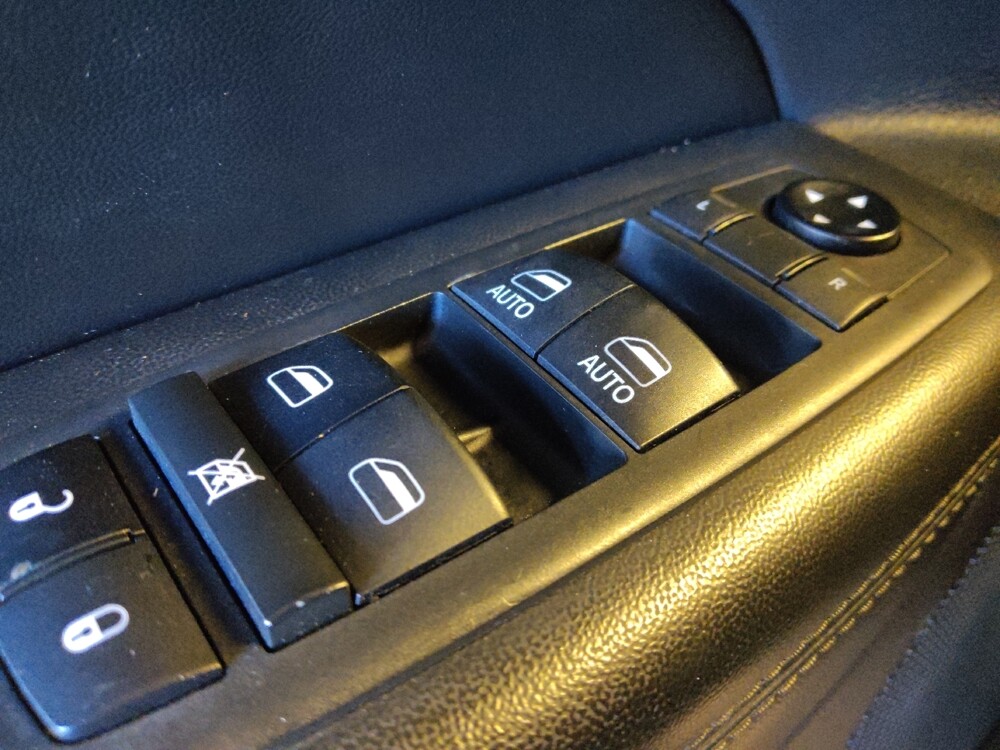 2018 Jeep Grand Cherokee in Mesa, AZ 85210 - 18098768 27