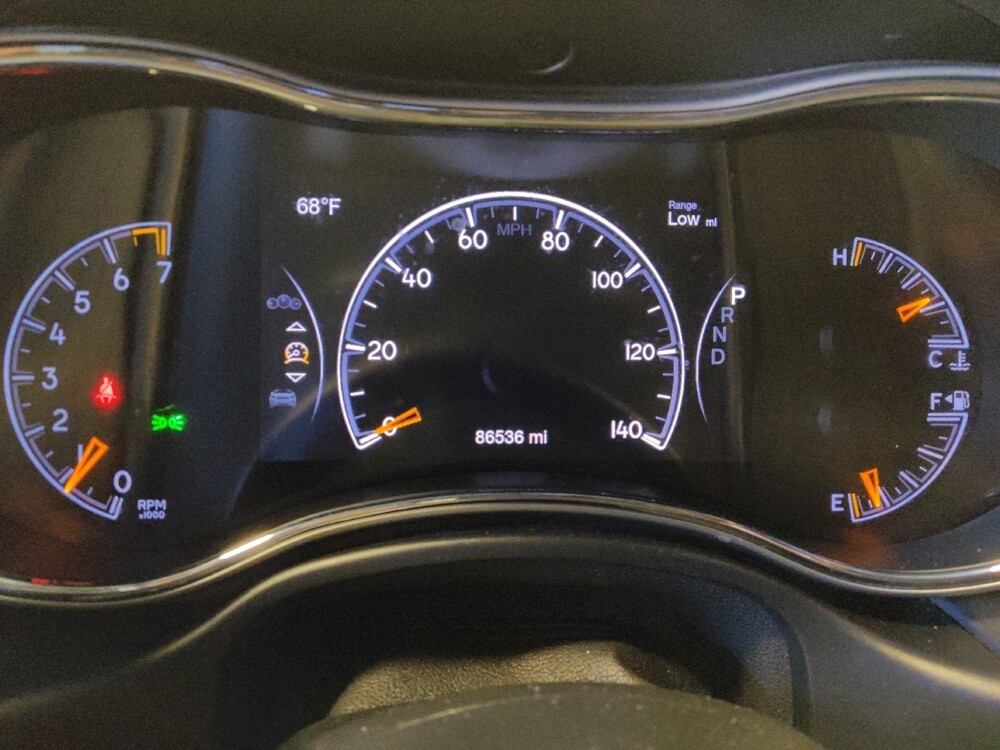 2018 Jeep Grand Cherokee in Mesa, AZ 85210 - 18098768 23