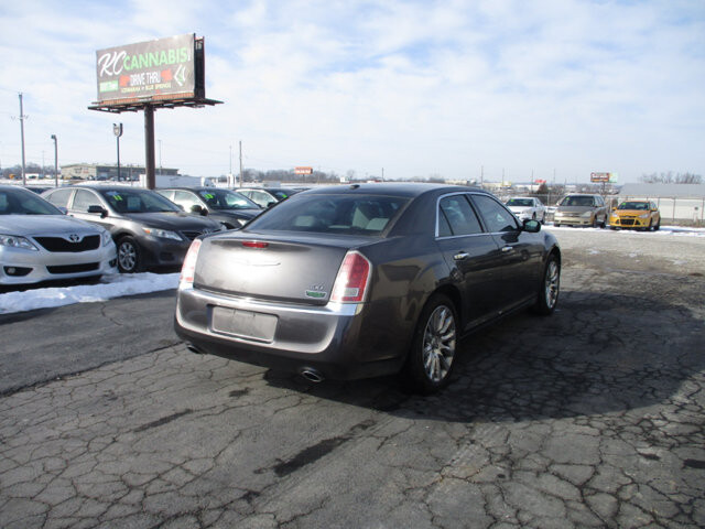 2014 Chrysler 300 in Oak Grove, MO 64075 - 18098774 5