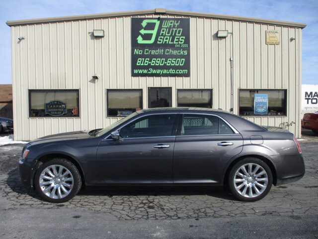 2014 Chrysler 300 in Oak Grove, MO 64075 - 18098774 8