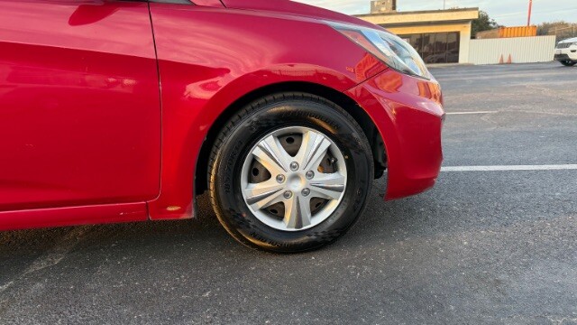 2013 Hyundai Accent in Dallas, TX 75228 - 18098779 5