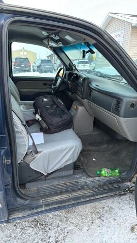 2002 Chevrolet Tahoe in Wadena, MN 56482 - 18098784 4