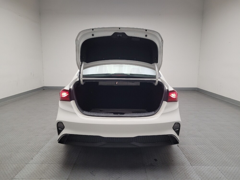 2022 Kia Forte in Downey, CA 90241 - 18098797 29