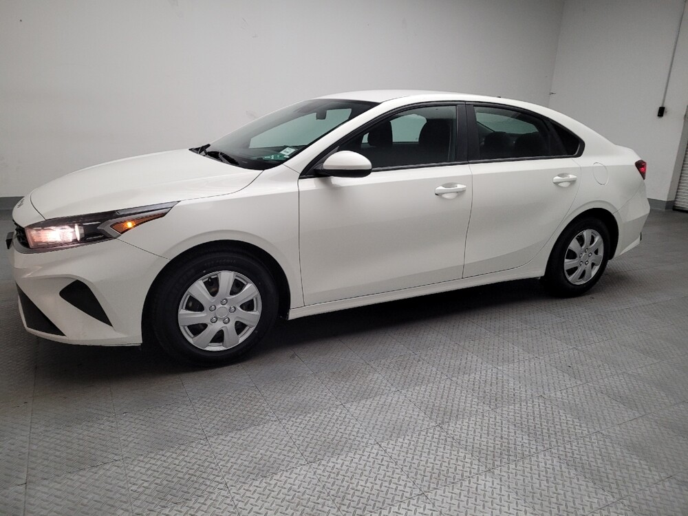 2022 Kia Forte in Downey, CA 90241 - 18098797 2