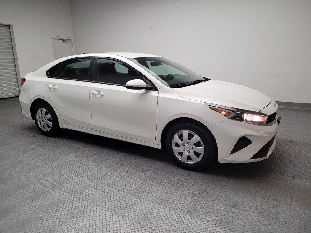 2022 Kia Forte in Downey, CA 90241 - 18098797 11