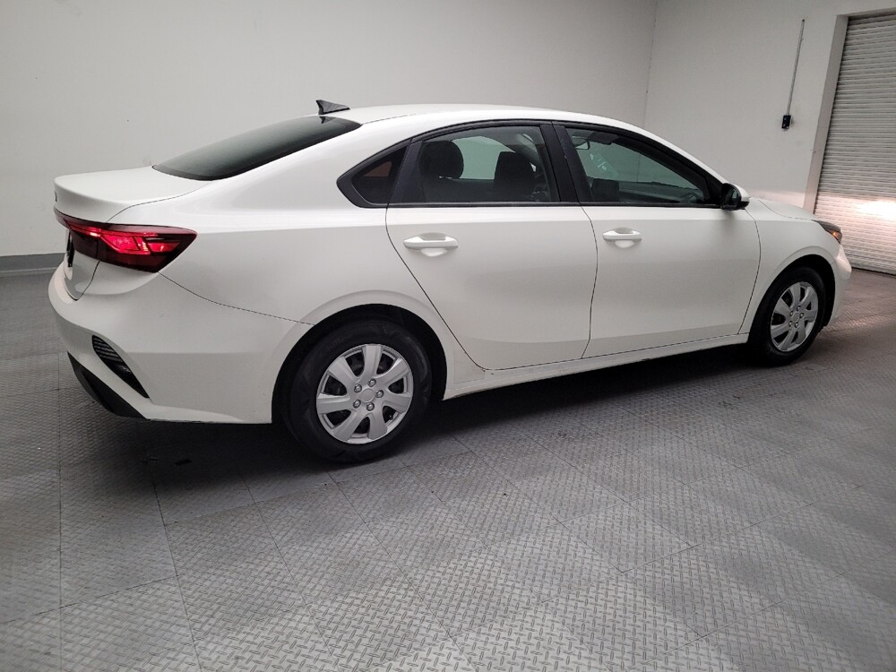 2022 Kia Forte in Downey, CA 90241 - 18098797 10