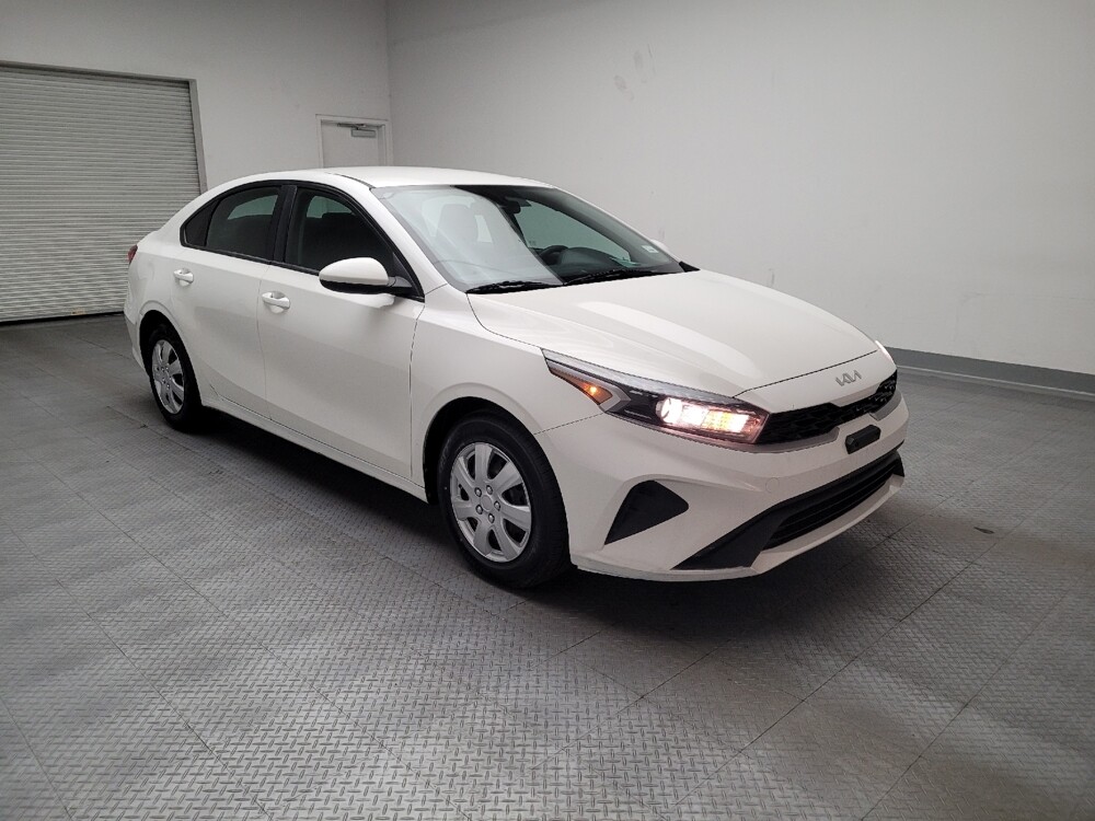 2022 Kia Forte in Downey, CA 90241 - 18098797 13