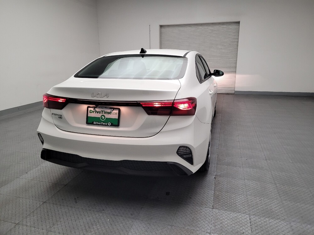 2022 Kia Forte in Downey, CA 90241 - 18098797 7