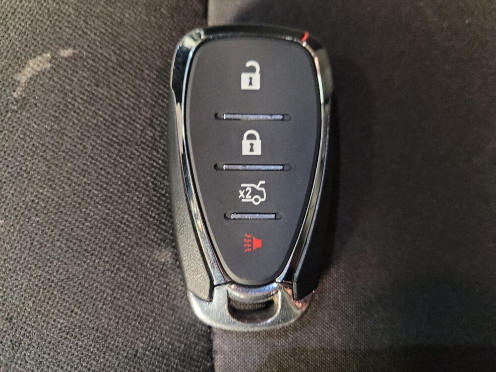 2018 Chevrolet Malibu in Torrance, CA 90504 - 18098801 32