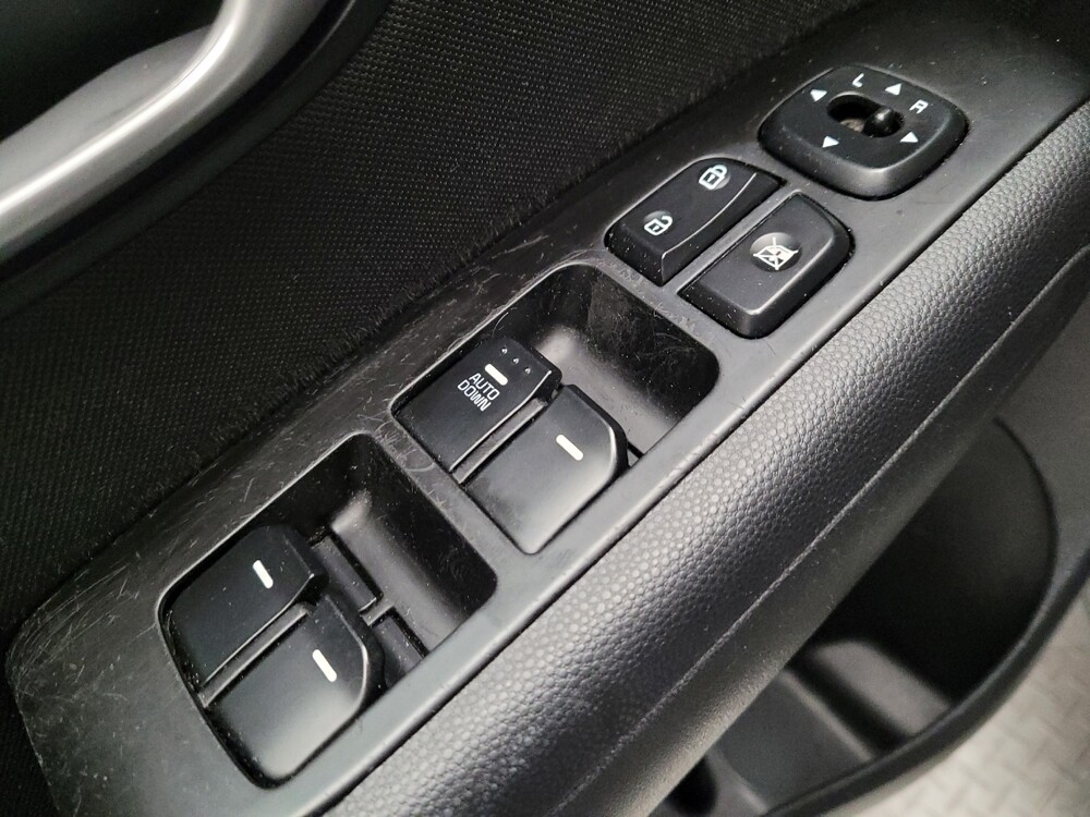 2016 Kia Soul in Fresno, CA 93726 - 18098808 27