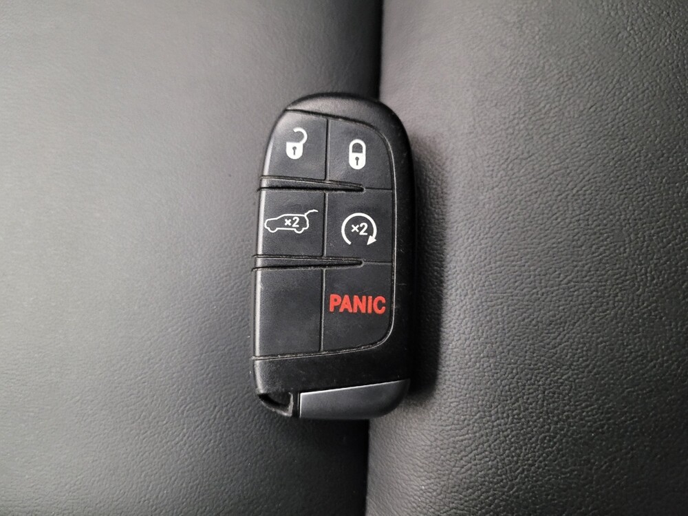 2017 Jeep Grand Cherokee in Downey, CA 90241 - 18098837 32