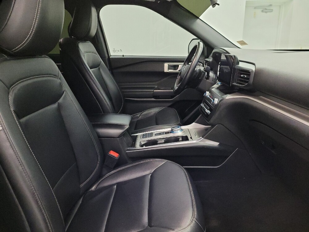 2020 Ford Explorer in Glendale, AZ 85301 - 18098852 21