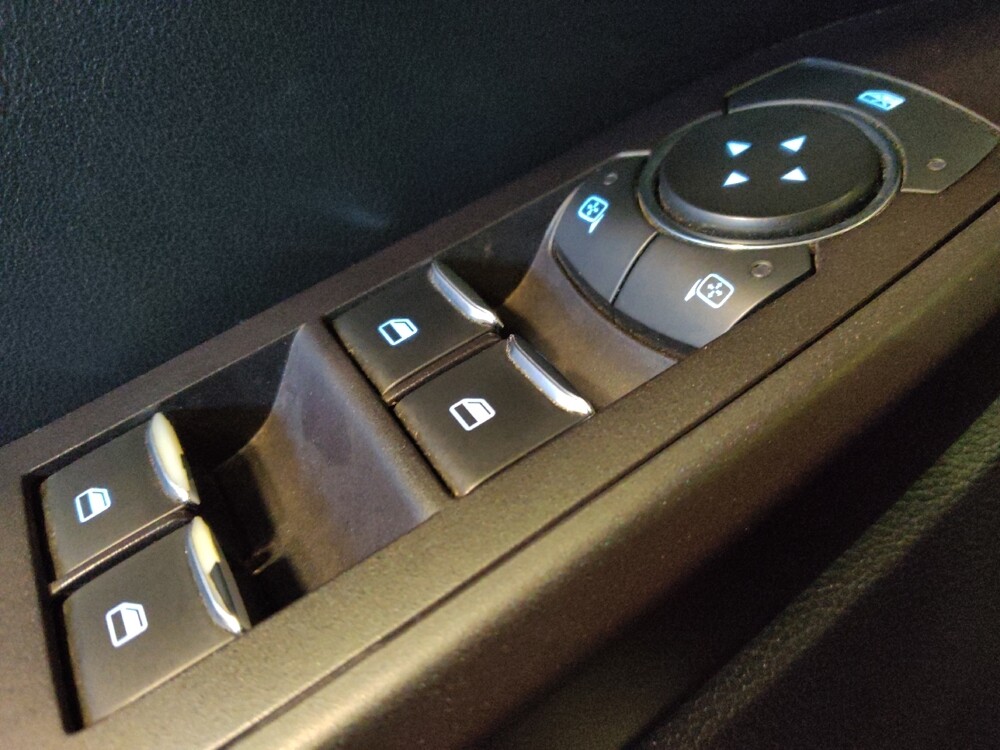 2020 Ford Explorer in Glendale, AZ 85301 - 18098852 27