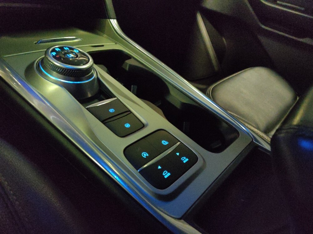 2020 Ford Explorer in Glendale, AZ 85301 - 18098852 26