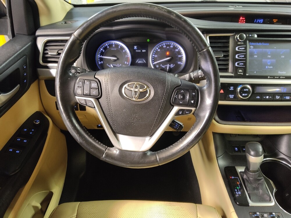 2017 Toyota Highlander in Fort Myers, FL 33907 - 18098865 22