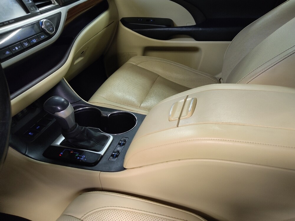 2017 Toyota Highlander in Fort Myers, FL 33907 - 18098865 26