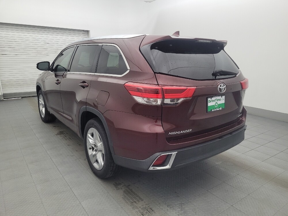 2017 Toyota Highlander in Fort Myers, FL 33907 - 18098865 5