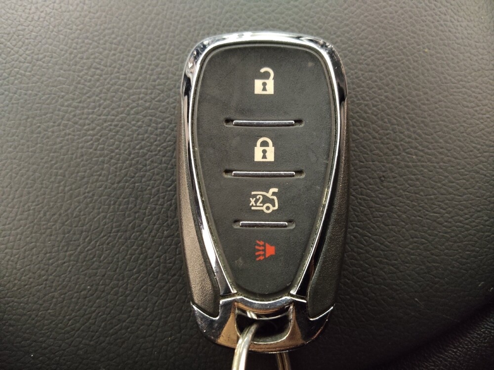 2019 Chevrolet Malibu in Denver, CO 80012 - 18098908 32