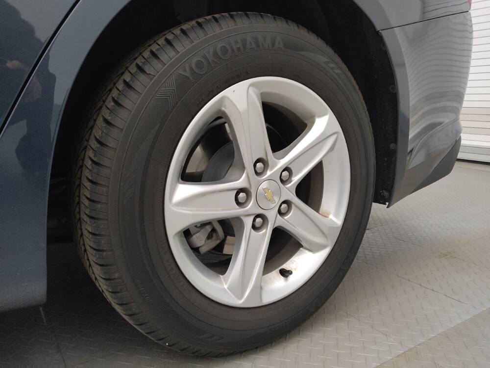 2019 Chevrolet Malibu in Denver, CO 80012 - 18098908 31