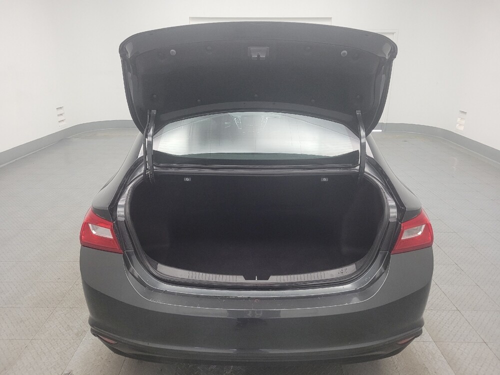 2017 Chevrolet Malibu in Memphis, TN 38115 - 18098914 29