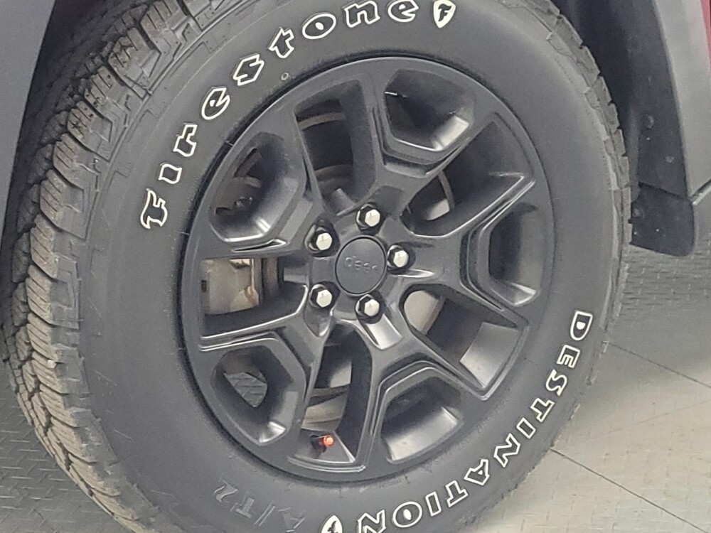 2019 Jeep Cherokee in Memphis, TN 38115 - 18098917 31