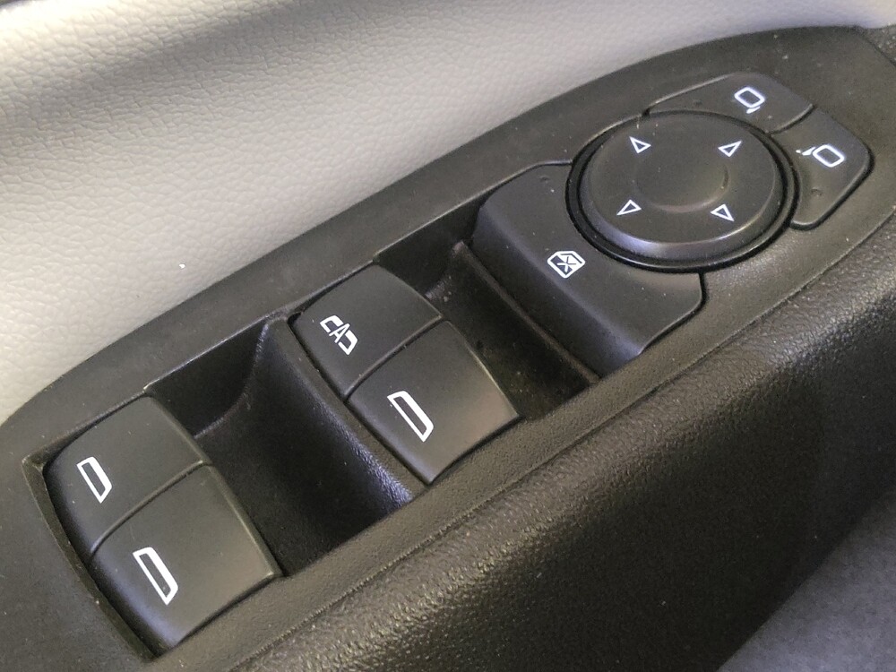 2020 Chevrolet Equinox in Houston, TX 77034 - 18098925 27