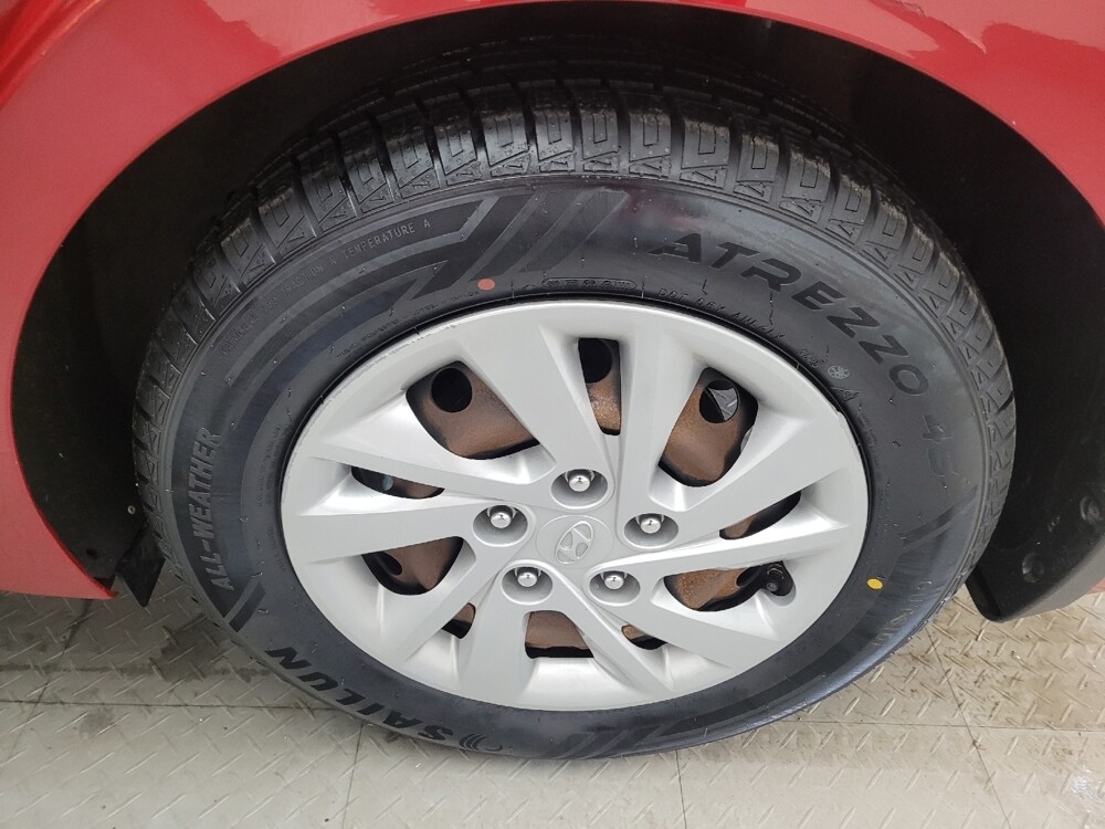 2020 Hyundai Elantra in Louisville, KY 40258 - 18098937 31