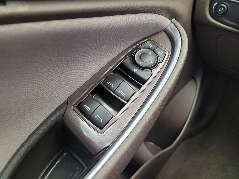 2018 Chevrolet Malibu in Louisville, KY 40258 - 18098942 27