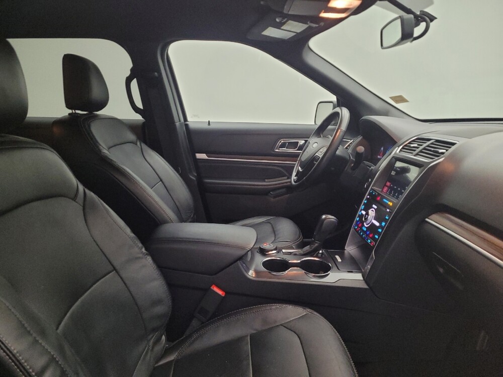 2019 Ford Explorer in Louisville, KY 40258 - 18098943 21
