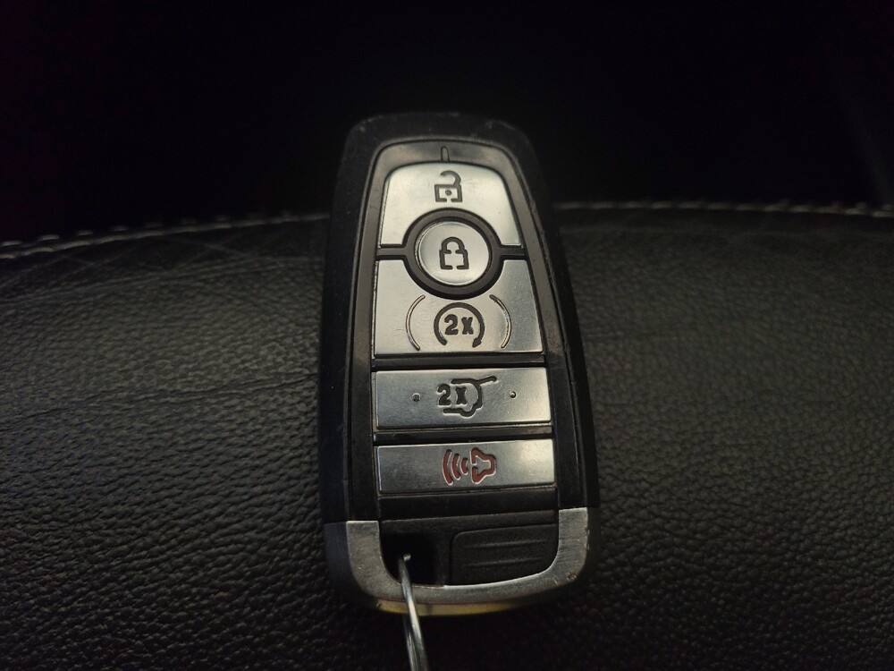 2019 Ford Explorer in Louisville, KY 40258 - 18098943 32