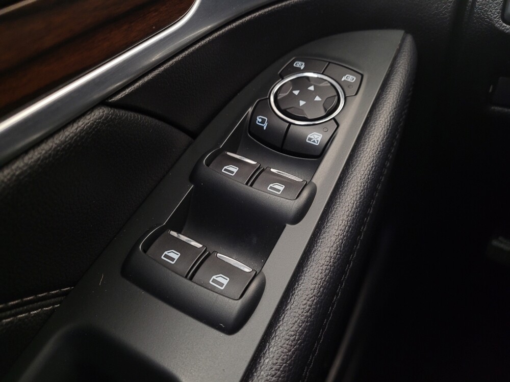 2019 Ford Explorer in Louisville, KY 40258 - 18098943 27