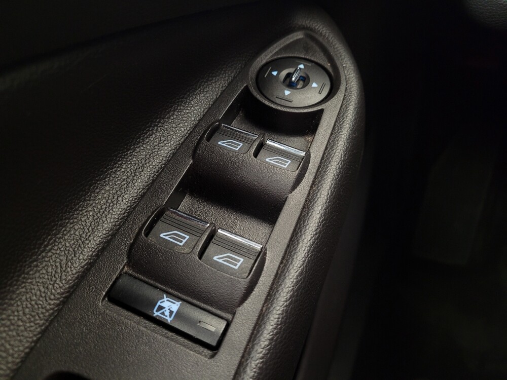 2016 Ford Escape in Louisville, KY 40258 - 18098944 27