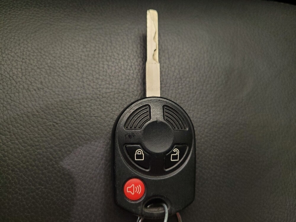 2016 Ford Escape in Louisville, KY 40258 - 18098944 32