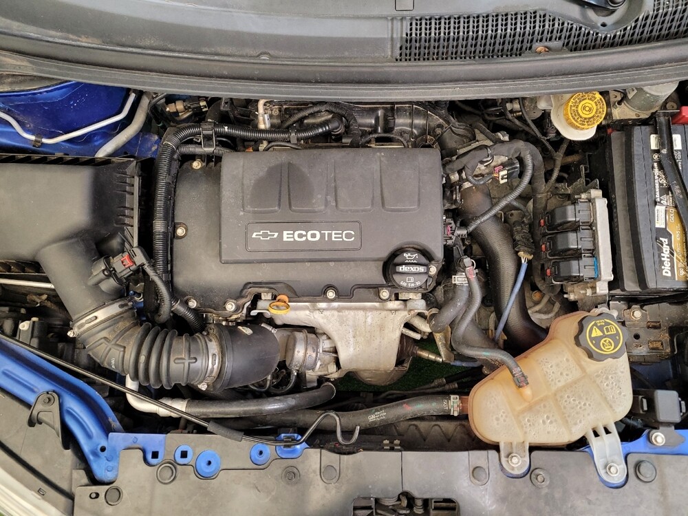 2020 Chevrolet Sonic in Maple Heights, OH 44137 - 18098948 30