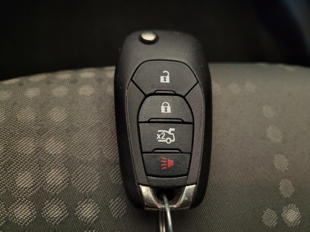 2020 Chevrolet Sonic in Maple Heights, OH 44137 - 18098948 32