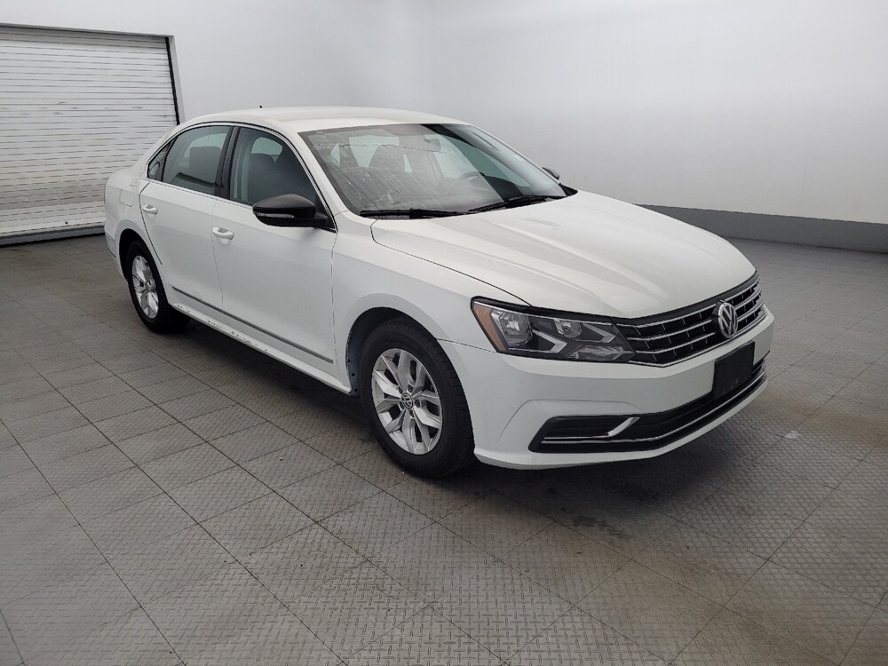 2017 Volkswagen Passat in Chesapeake, VA 23320 - 18098957 13