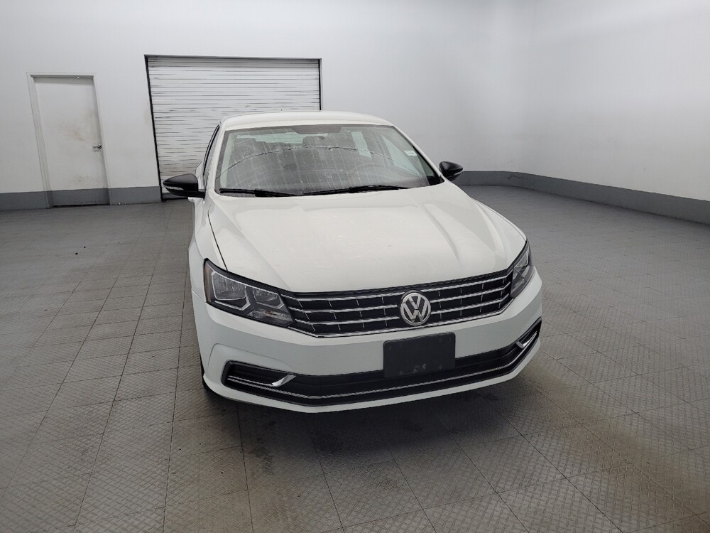 2017 Volkswagen Passat in Chesapeake, VA 23320 - 18098957 14